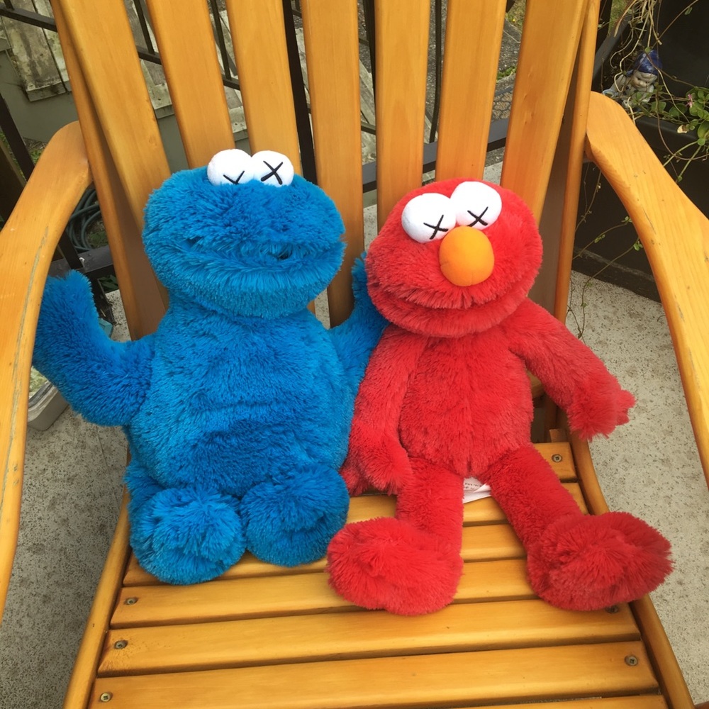 KAWS X uniqlo Cookie Monster & Elmo plush